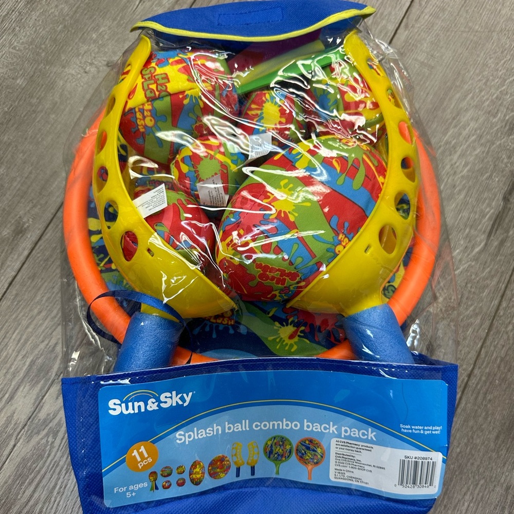 Sun & Sky Splash ball Combo backpack. 11 pieces. Soak water and play! Get wet.